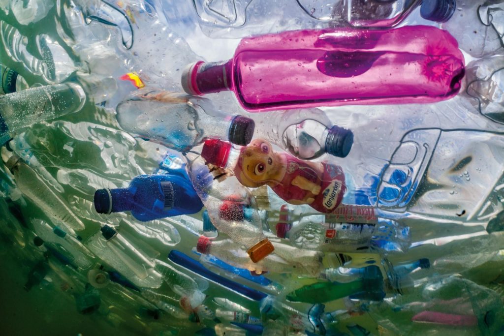 L’attribut alt de cette image est vide, son nom de fichier est Plastique-1-1024x683.jpg.